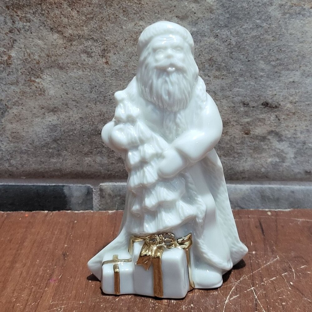 Mikasa Santa Claus Figurine Christmas Tree Gifts Gold Trim Holiday Elegance